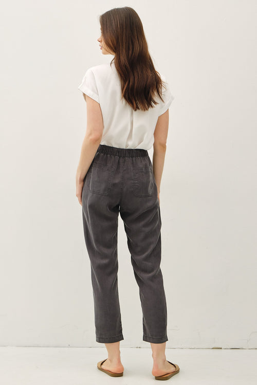 Essential Tencel Tappered Pants Charcoal