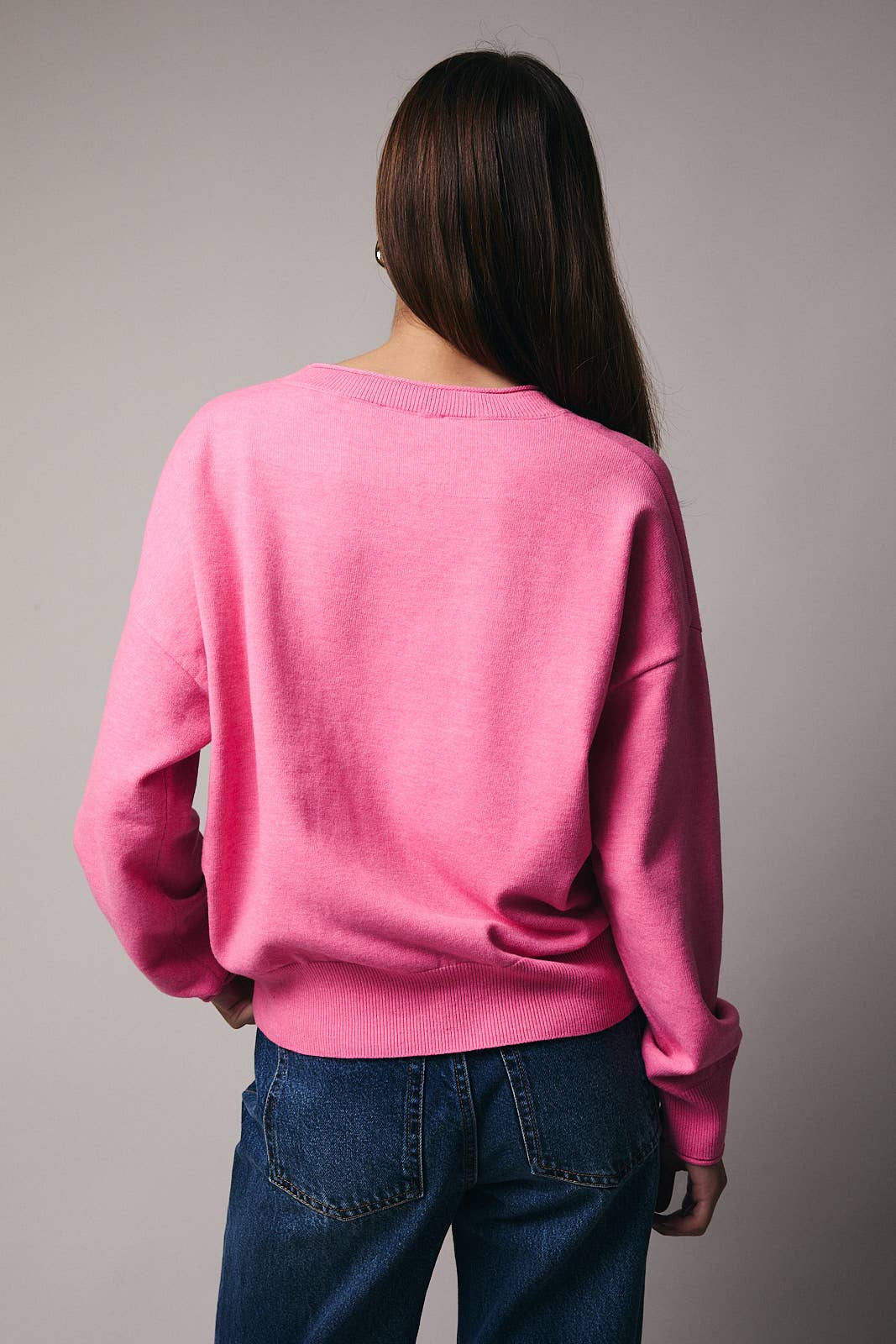 "CHRISTMAS" GRAPHIC SWEATER