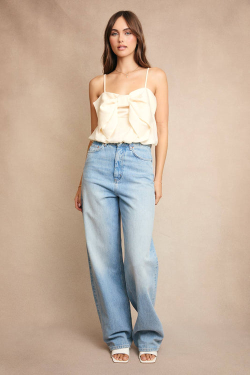 Bow Top Cream
