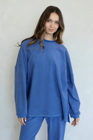 Levi Top in royal