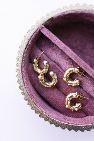 Ebby Hoop Earrings || Pearl