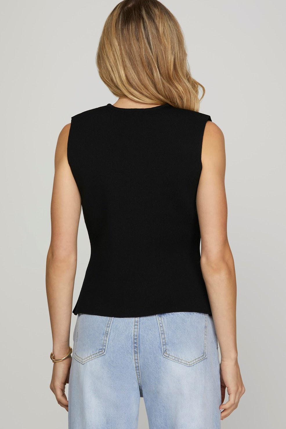 The Barclay Vest Wine