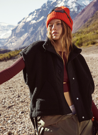 Scout It Out Vest Black