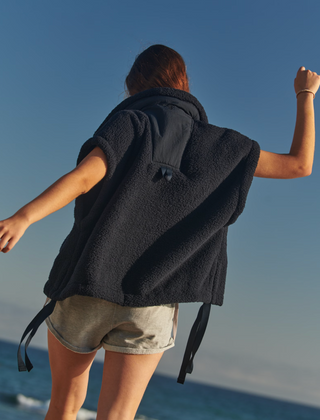 Scout It Out Vest Black