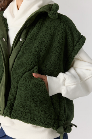Scout It Out Vest Ivy