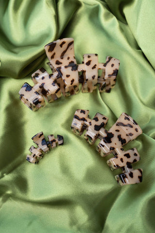 Classic Hair Clip | Large | Blonde Tortoise - Sugar Co.