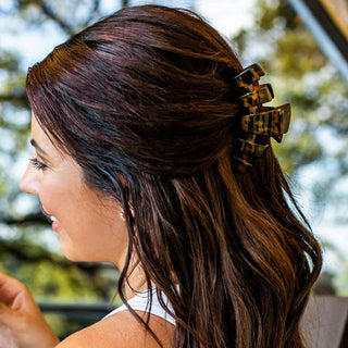 Classic Hair Clip | Medium | Tortoise - Sugar Co.
