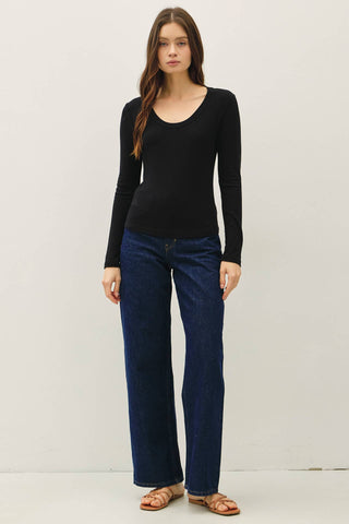Essentials U Neck Black - Sugar Co.