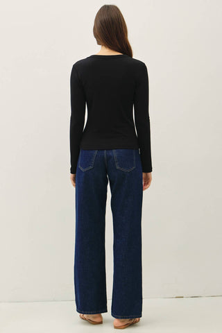 Essentials U Neck Black - Sugar Co.