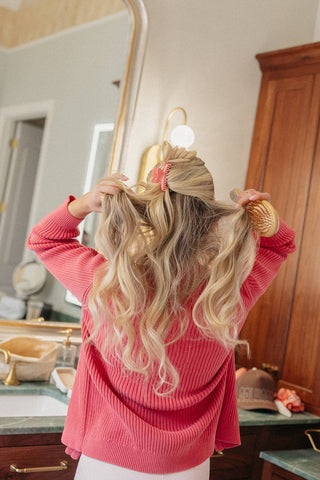 KAXI Mini Wavy Hold Everything Hair Claw Clip: LIGHT TORTOISE - Sugar Co.