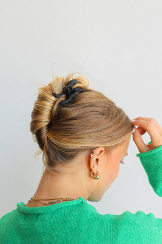 KAXI Mini Wavy Hold Everything Hair Claw Clip: LIGHT TORTOISE - Sugar Co.