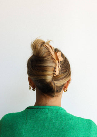 KAXI Wavy Hold Everything Claw — Large Clip for Thick Hair: LIGHT TORTOISE - Sugar Co.
