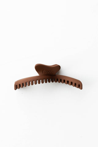 KAXI WAVY MIDI HOLD EVERYTHING CLAW: DARK BROWN - Sugar Co.