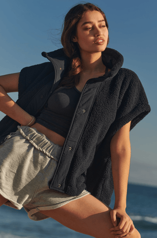 Scout It Out Vest Black - Sugar Co.